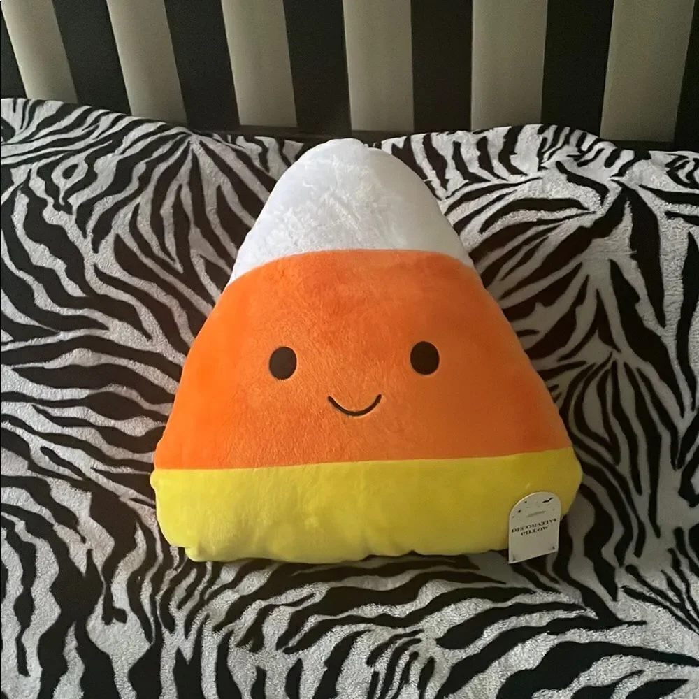 New with tags bullseye target plush candy corn Halloween decor throw pillow